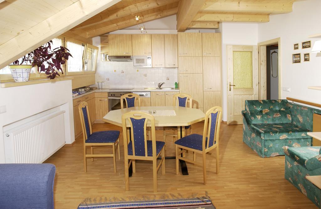 Appartements Tlusel Ortisei Pokoj fotografie